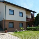 Parkmöglichkeiten direkt vor dem Haus