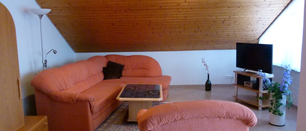 Ferienwohnung 2 unterm Dach Wohn- und Esszimmer
